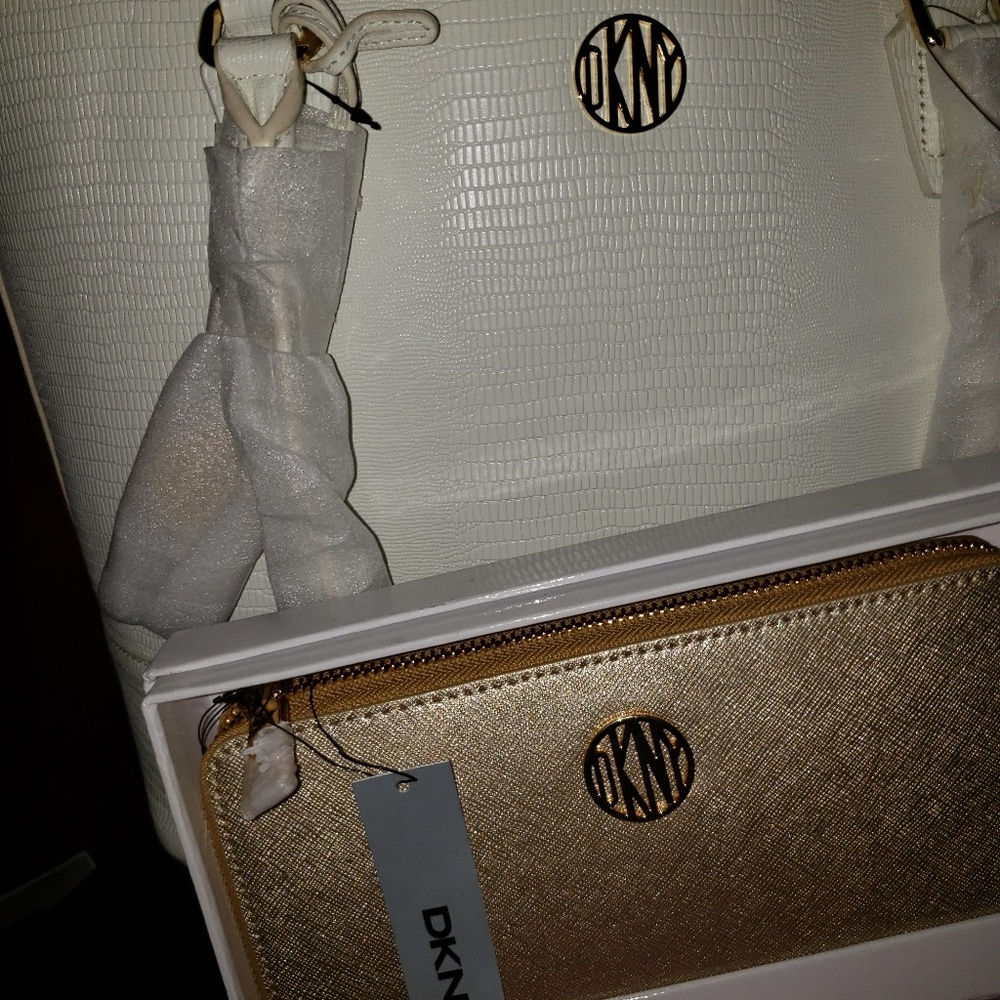 Dkny Lizard Leather Tote & Wallet